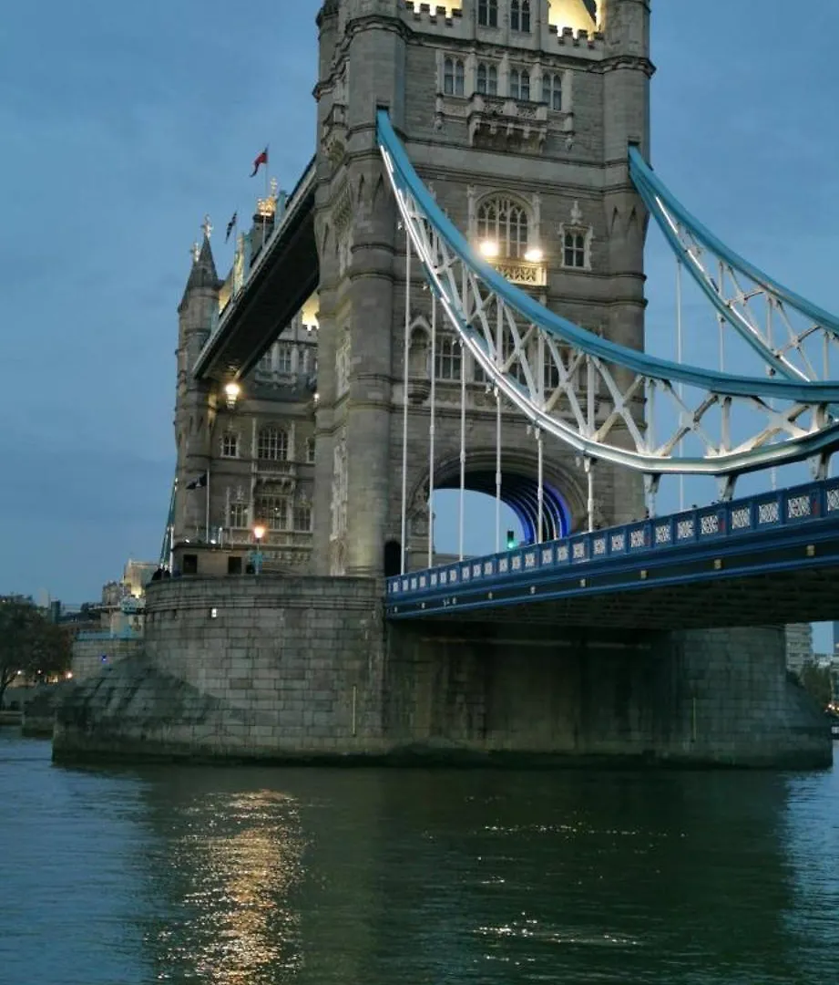 Riverside 1Br With Easy Transport 20Min To City Centre London 0*,  United Kingdom