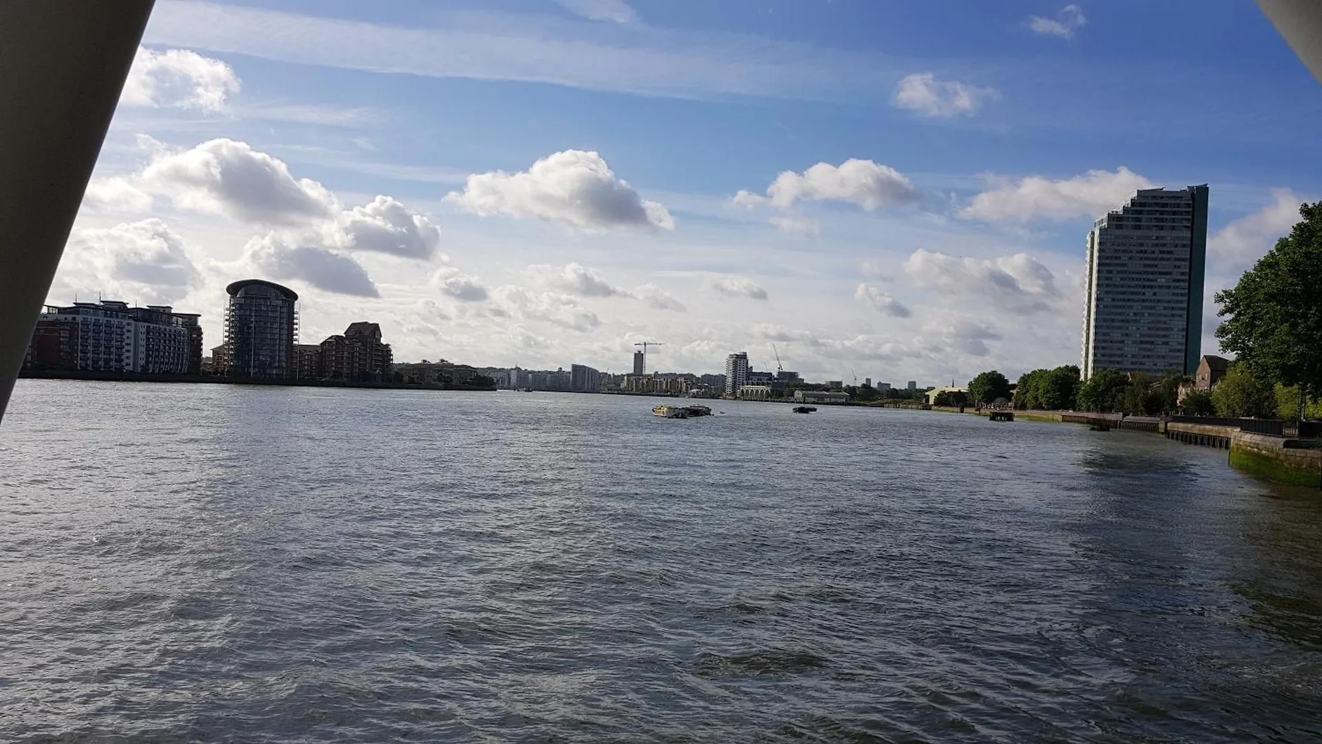Riverside 1Br With Easy Transport 20Min To City Centre London