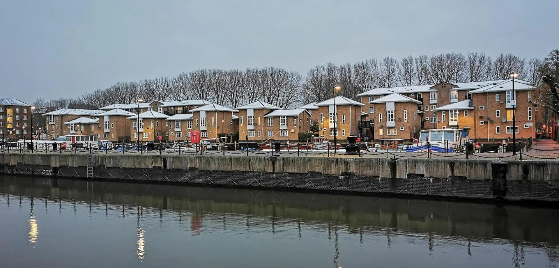 Riverside 1Br With Easy Transport 20Min To City Centre London Apartment