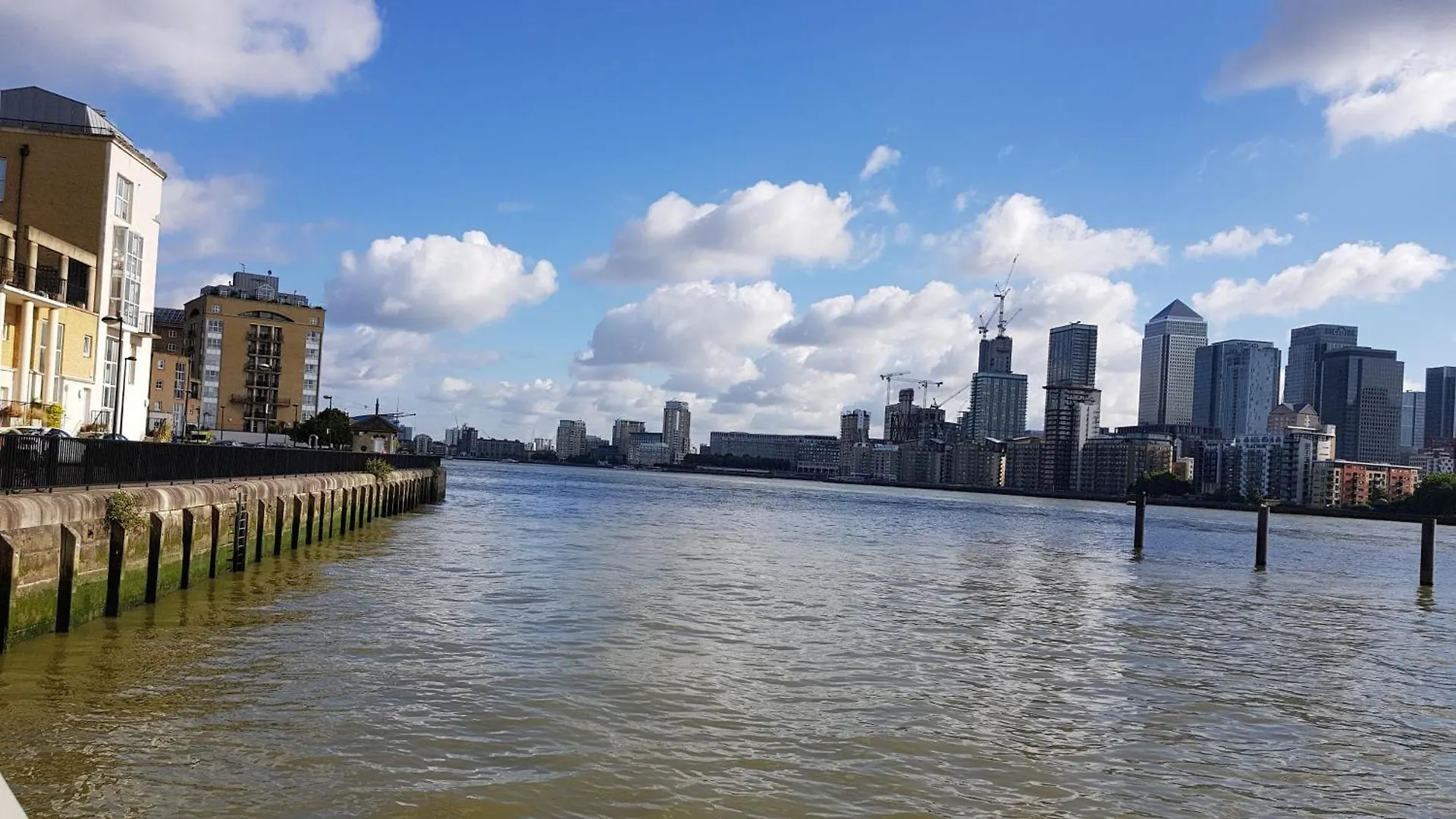 Apartment Riverside 1Br With Easy Transport 20Min To City Centre London
